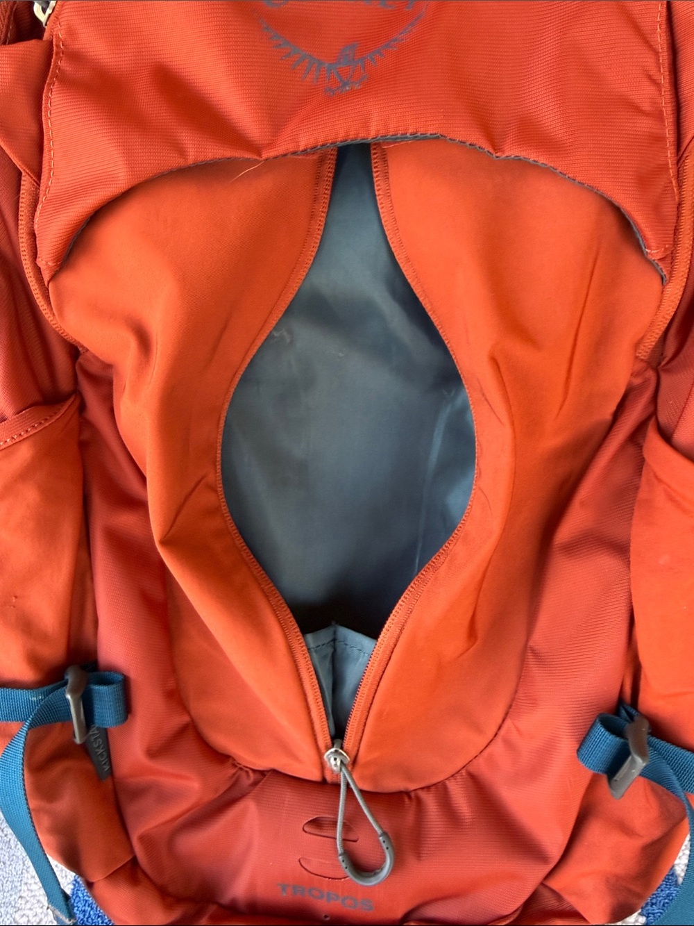 OSPREY Orange w/ Blue Accents Tropos Backpack/Daypack - Picture 2 of 8